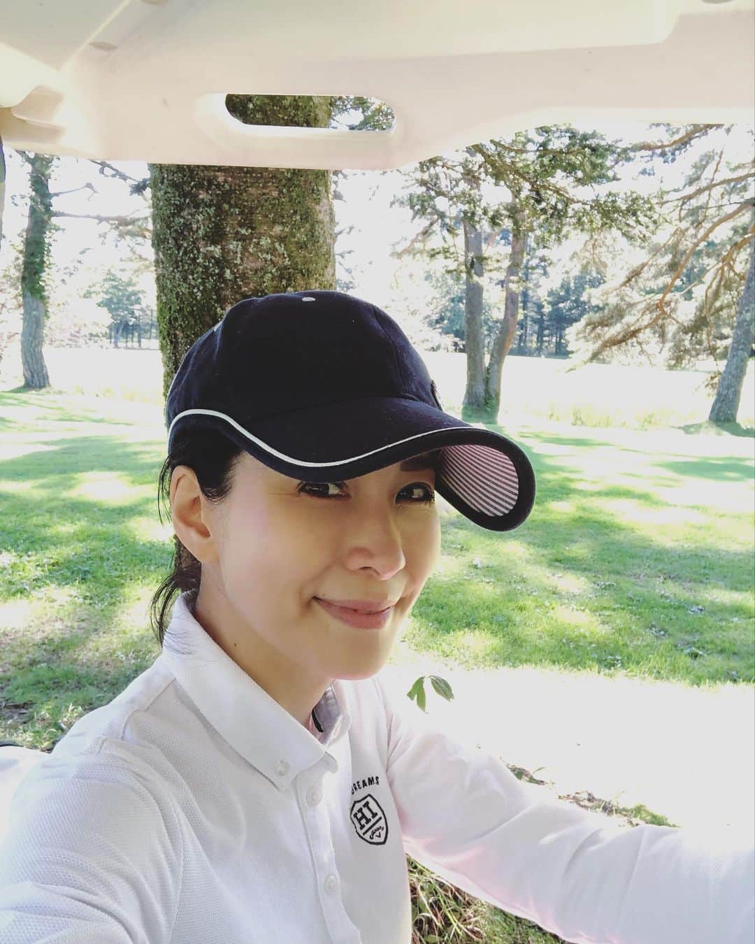 内田恭子さんのインスタグラム写真 - (内田恭子Instagram)「ここ何回かボクと一緒にラウンドレッスンを受けています。飛距離が、去年からクラブを持ち始めたボクと大して変わらないという事実…。無駄に長いだけのゴルフ歴のプライドをもってがんばろう笑。でもちょっとだけ真剣に頑張るから。  #最高のお天気 #golf #golfday #ゴルフ　#内田恭子 #kyokouchida」9月21日 14時15分 - kyoko.uchida.official