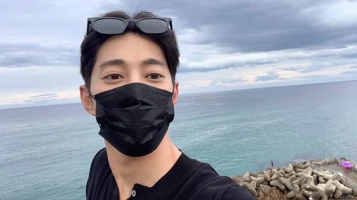 ソン・ウォンソクのインスタグラム：「너무이쁘다ㅜㅜ💙」