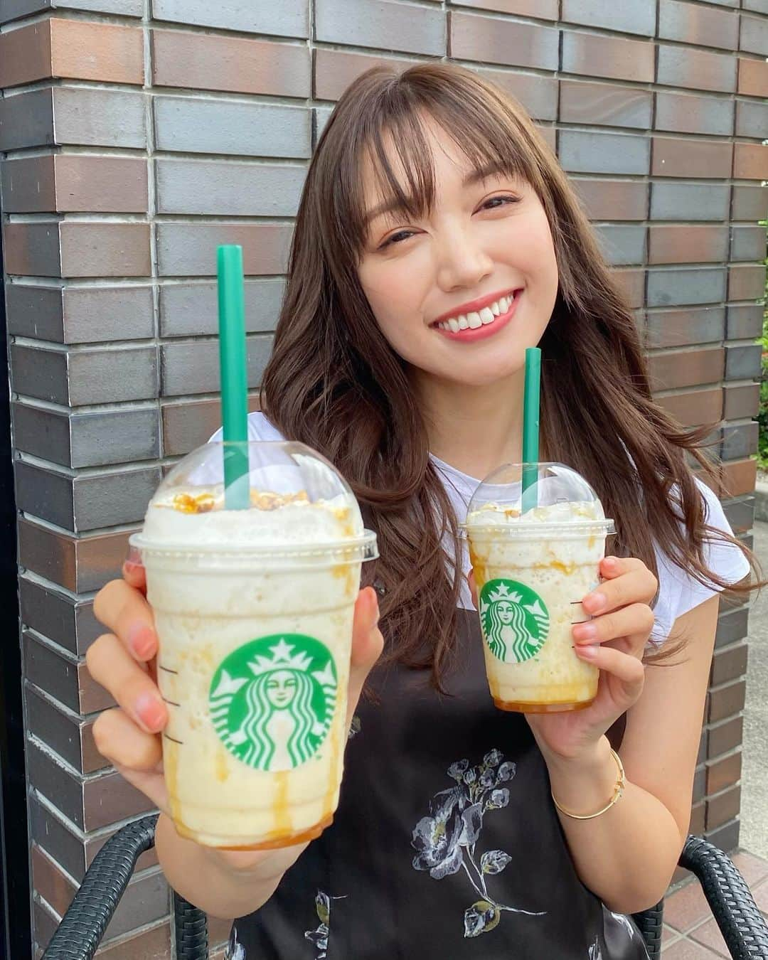 ののさんのインスタグラム写真 - (ののInstagram)「. 🍠焼き芋フラペチーノ🍠どうぞ  9/22発売開始のフラペチーノなんだけど、モバイルオーダーペイなら発売前に飲めるから飲んでみたよ✨  スマホで注文してから5〜10分で出来るからお店で待たなくても良いんだけど、10分後位に行ったら5分位で出来てたみたい😂  #ノーマルカメラ#ポートレート#焼き芋フラペチーノ#モバイルオーダーペイ#スタバ#スタバ新作#フラペチーノ#焼き芋#さつま芋#さつまいも#サツマイモ#スタバ部#生クリーム#スターバックス#スターバックスコーヒー#笑顔#グルメ女子#グルメ#関西グルメ女子#関西#滋賀#京都#大阪#兵庫#和歌山#奈良#食欲の秋#starbucks#smile」9月21日 18時20分 - nonoko0309