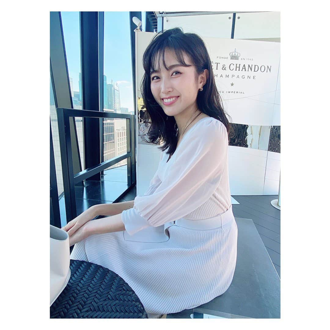 中野優香さんのインスタグラム写真 - (中野優香Instagram)「こないだゲットした @gu_global のトップスとスカート✨ GU久しぶりに行ったけど、年々クオリティが上がってる気が…  トップスの袖かわいすぎる🥺 あと個人的にＶネックの入り具合がお気に入り✨  スカートと合わせてワンピースみたいに👗 とっても高見え🥺  #gu#ジーユー#ジーユー購入品#ジーユーコーデ#ジーユー新作#骨格ストレート#骨格ストレートコーデ#ニットスカート#ニットトップス#vネック#vネックニット#秋冬コーデ#秋冬ファッション#淡色#淡色コーデ#高見えコーデ#タイトスカート#ロングスカート」9月21日 19時02分 - yuuka._.nakano