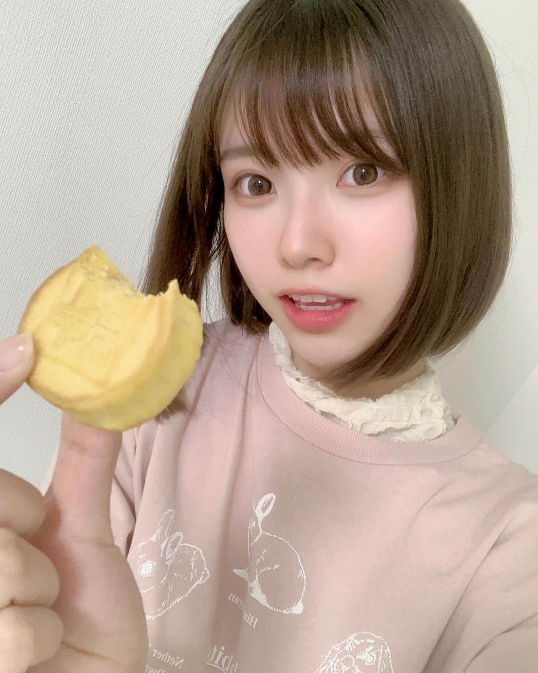 Liyuu（リーユウ）さんのインスタグラム写真 - (Liyuu（リーユウ）Instagram)「中秋节快乐🌕🌕 🥮吃个小月饼🥮」9月21日 19時31分 - koi_liyuu