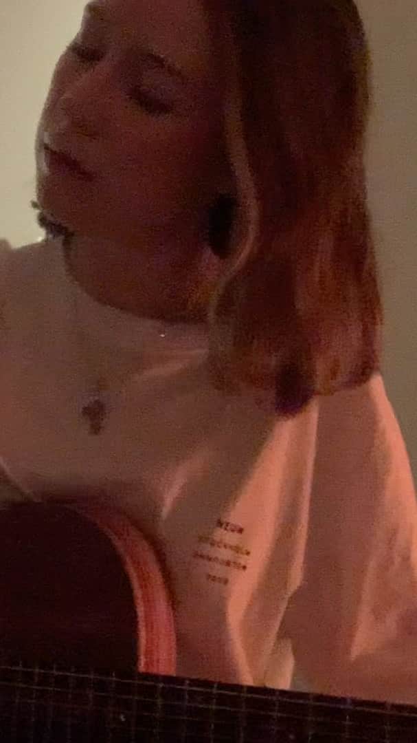 ヘイリー・ウェステンラのインスタグラム：「We’re all in this together. I love you ❤️❤️❤️」