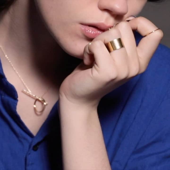 Hirotaka Jewelryのインスタグラム：「Introducing “Sea Anemone”. Designed to be much more than just jewelry, Hirotaka is a collection that encourages creativity with pieces that layer and let your personality shine .  Model @yourvickky @wizardmodels  Styling @hirotakajewelry  Video @genkiserb  Hair & Make up @paladinimakeup  #hirotakajewelry #finejewelry #earcuff #earring #pearl」