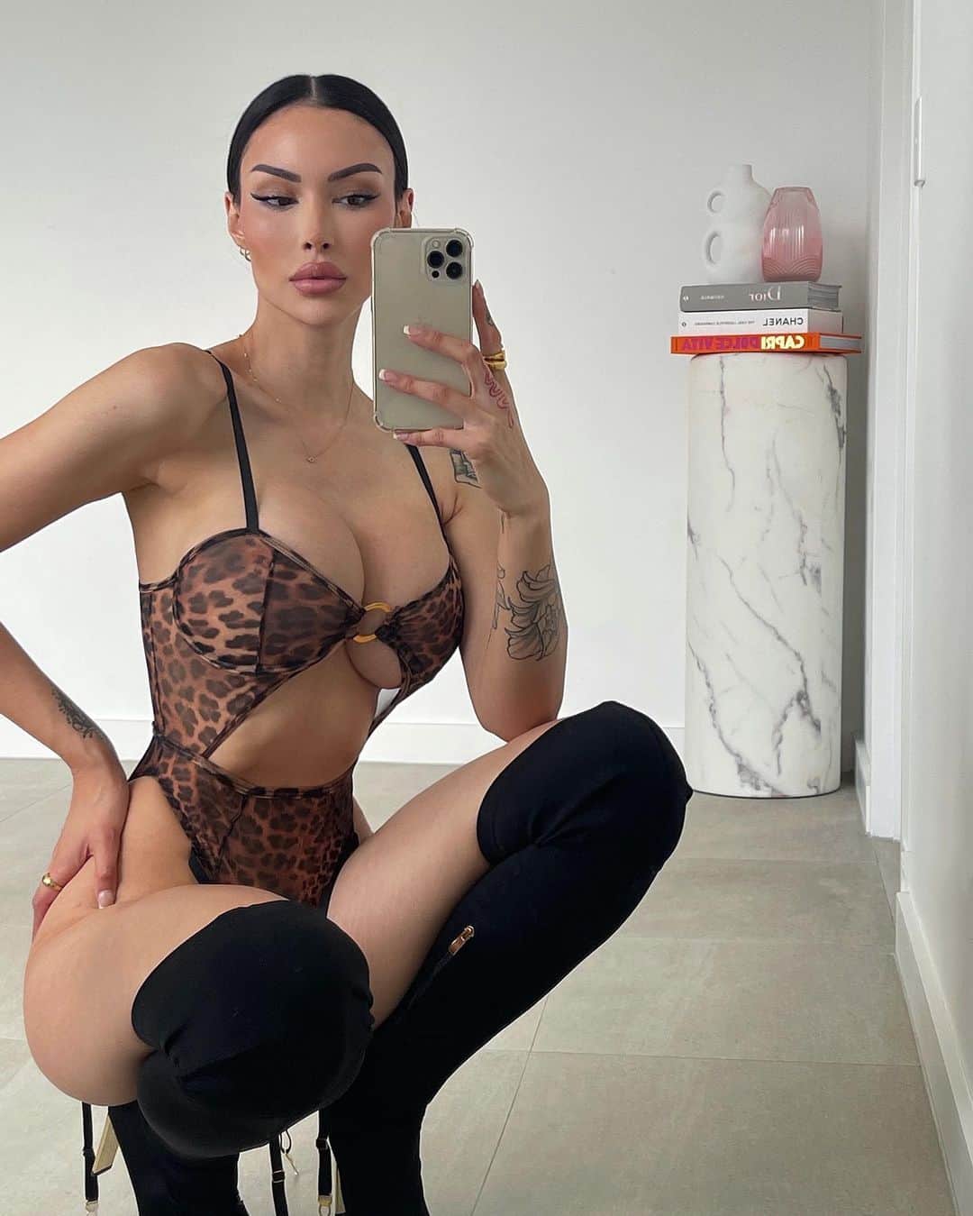 ANNELESE MILTONのインスタグラム：「I’m here to collect 🐆 @fashionnova  #fashionnovapartner」