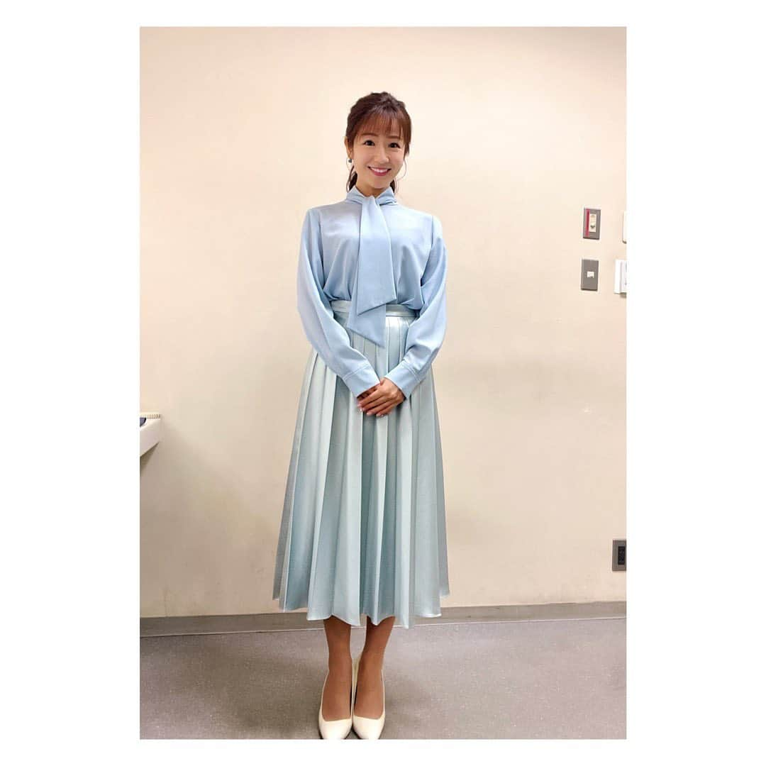 長野美郷さんのインスタグラム写真 - (長野美郷Instagram)「もいっちょ、この日も #ワントーンコーデ 😊  着ると 気持ちまで爽やかになりそうなキレイ色、#パステルブルー ✨  もしかして この日放送前お弁当を食べそこねましたけど ぐぅぐぅいわず 楽しく2時間がんばれたのって このキレイ色のおかげ？！  @mid_press @m_premier_jp  #そんなまさか ！ はい、#終わってから食べました よ #22時のお弁当　#葛藤しながらも #プライムニュース #ありがとうございました #シルバーウィークも楽しくいきましょう 😊」9月21日 21時55分 - misato_nagano_1127