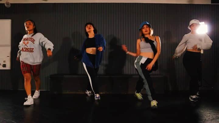 HARUKA MUTOのインスタグラム：「Throwback🌕 What You Did @mahalia @ellamai 🦋  マスク無しで踊れる日々にやっぱ戻りたいよ。 表情って大事だもの。 作品撮りもしたいなぁ。 京都の皆んなにも会いたいぜ。 #throwback #dance #video #harukamuto #mahalia #ellamai #flydancestudio  #中秋の名月 #物思いにふける」