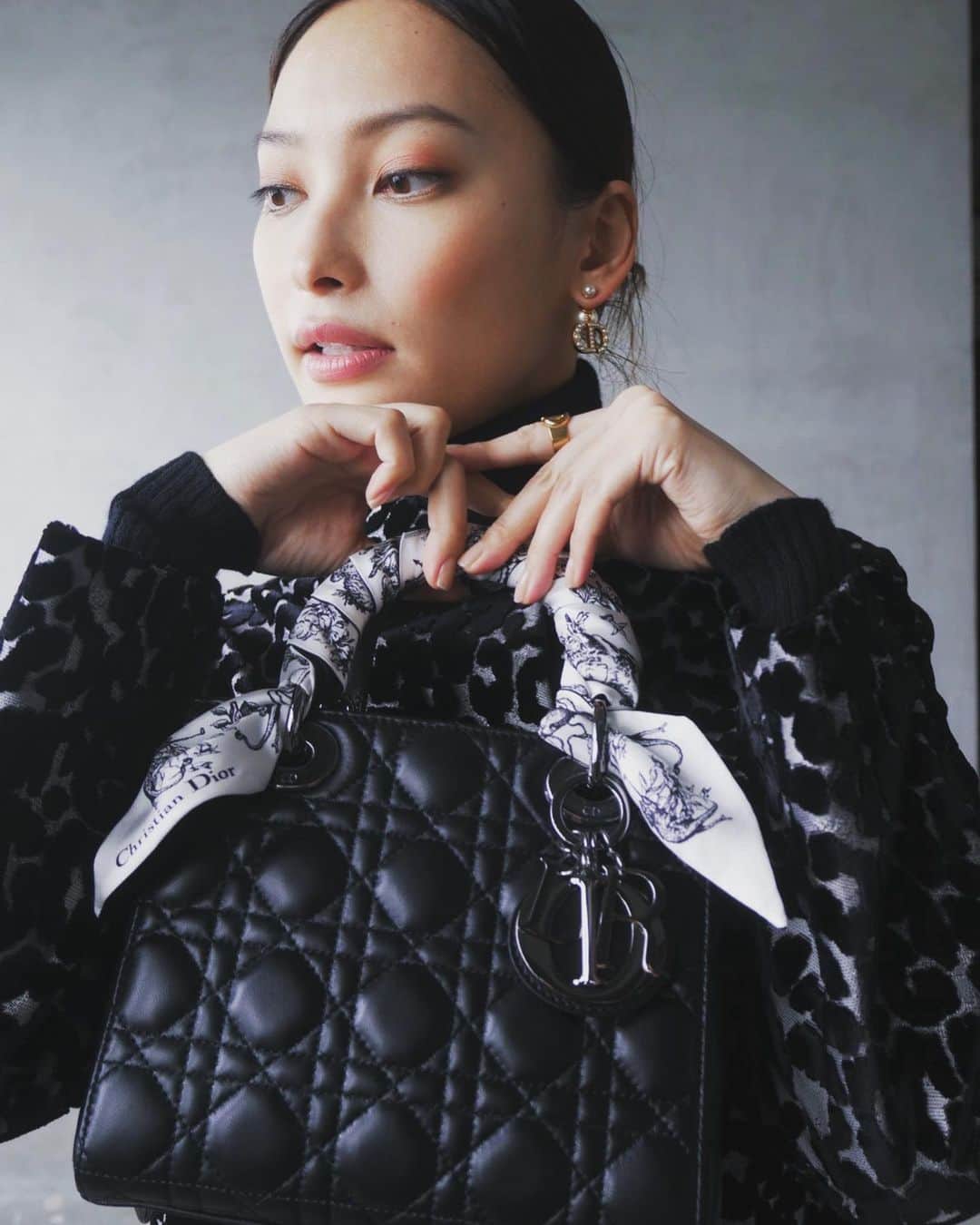 大政絢のインスタグラム：「@dior  #precious#precious10月号」