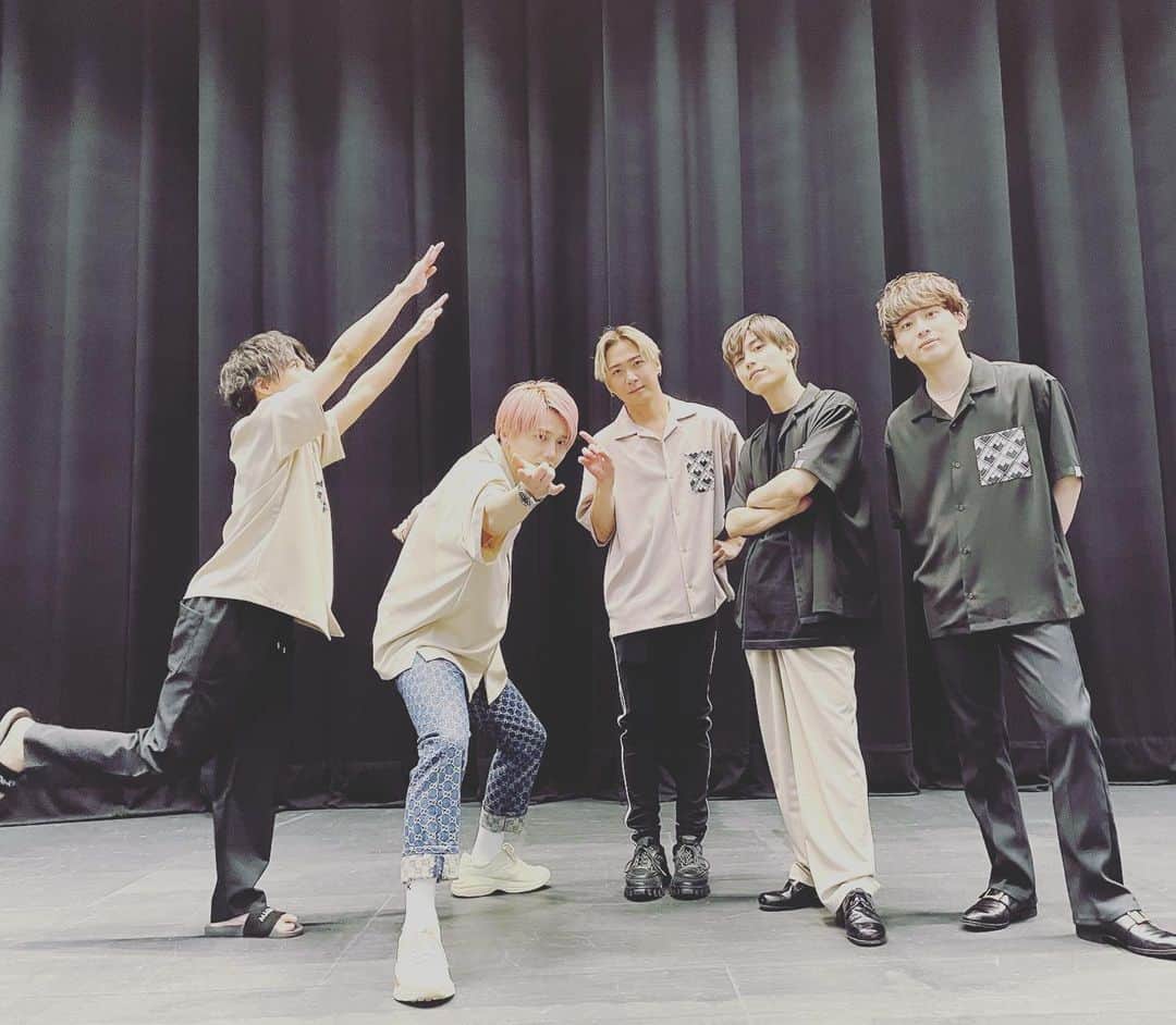 大野雄大のインスタグラム：「こんばんは☺️  昨日はファンクラブツアー、東京公演、  応援していただいた皆様、楽しい時間をありがとうございました😌✨  今日は一日ゆっくりさせていただいたので、また大阪、福岡と元気いっぱいに楽しませていただこうと思います😆❗️❗️」
