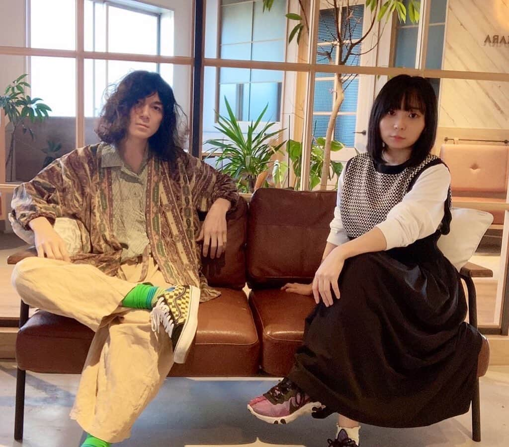 スーパー3助さんのインスタグラム写真 - (スーパー3助Instagram)「今日の私服  #下北沢古着屋で買った袴みたいなやつ  #原宿古着屋で買ったシルクシャツ  #フーズフーギャラリーのパンツ  #ハッピーソックス  #バンズスニーカー  #元カノ  #スーパー３助  #にゃんこスター  毎月新ネタ配信ライブ10月6日 https://twitcasting.tv/asagayalofta/shopcart/103337」9月22日 0時47分 - super3suke_nyankostar