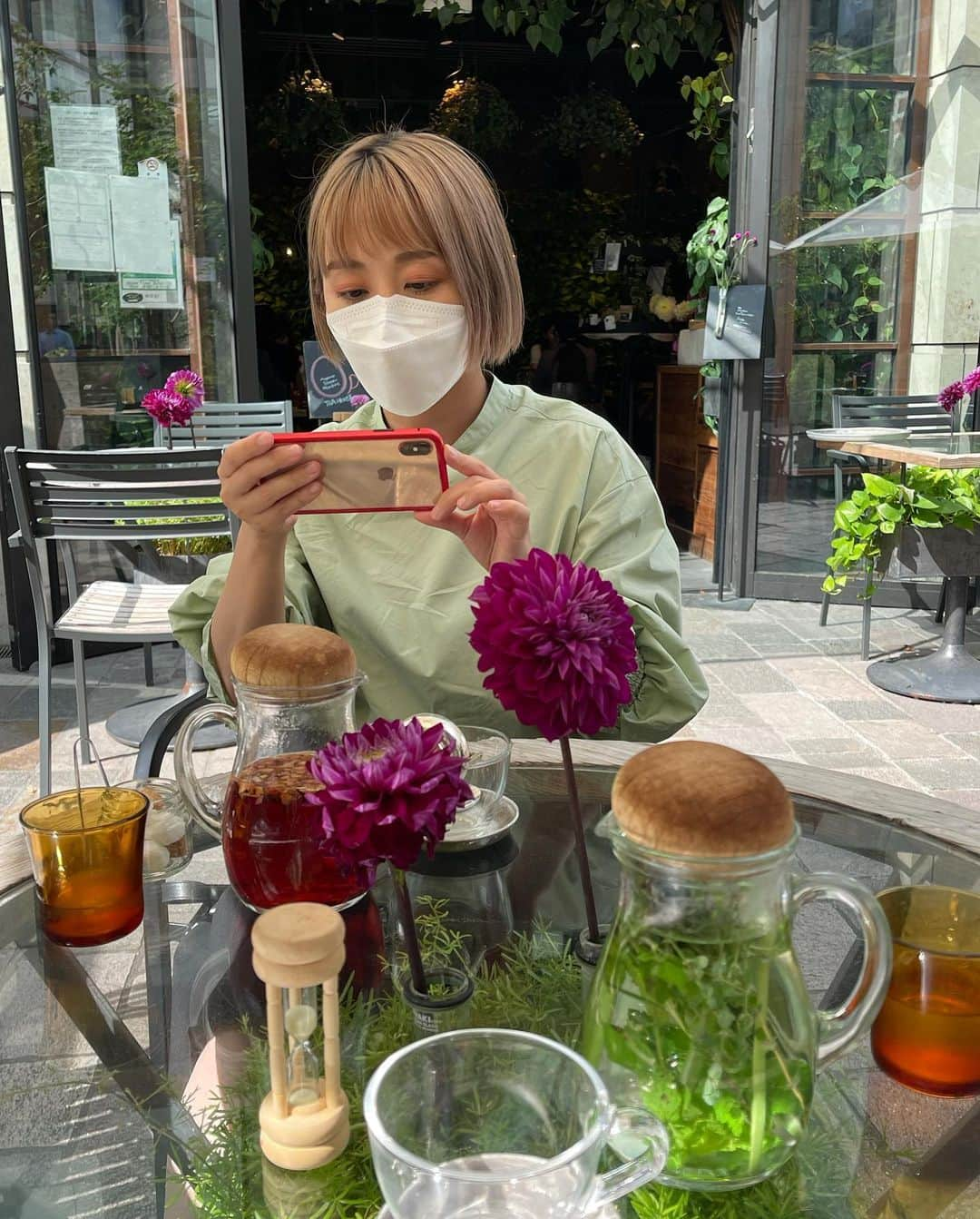 加藤綾菜さんのインスタグラム写真 - (加藤綾菜Instagram)「日本テレビでバラエティーの撮影でした😊❤️ 📌衣装 @pinkoofficial  沢山笑って自分が一番楽しんでました👏笑 帰ったら晩御飯食べずに私を待っていてくれていた😭 カトちゃん😍優しいよね！  朝にTBSで撮影して２時間あいていたので @hm.kanae.yamada(ヘアメイクさん)と小野マネージャーとお茶してリフレッシュ😆👌  夜は大好きなDA PUMPの生放送にも間に合ってテレビ📺観ながら熱唱して🎤寝ました❗️  今日も一日頑張りましょう❤️❤️」9月22日 11時58分 - katoayana0412