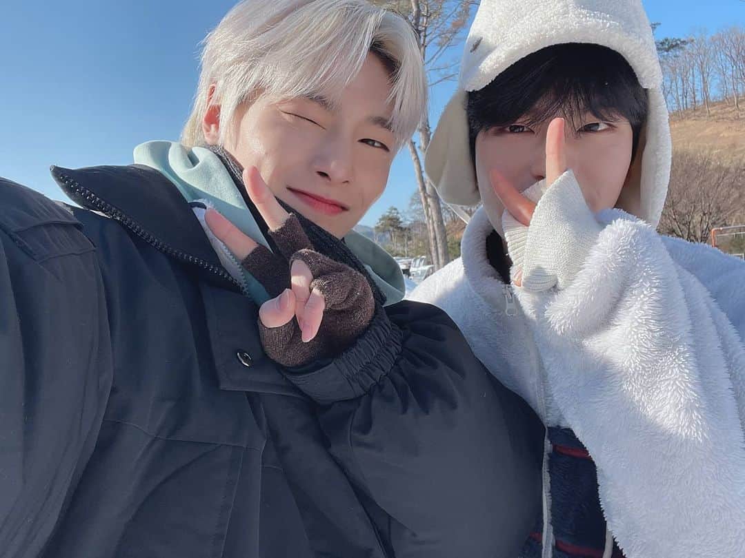 Stray Kidsさんのインスタグラム写真 - (Stray KidsInstagram)「댕댕쓰 생축이당 ㅎㅎㅎ 사진 많이 찍어줘서 고맙다 ㅎㅎㅎ #StrayKids#STAY#명창강쥐_승민이형_생일축하해#IN슼타그램#🐶🦊」9月22日 10時52分 - realstraykids