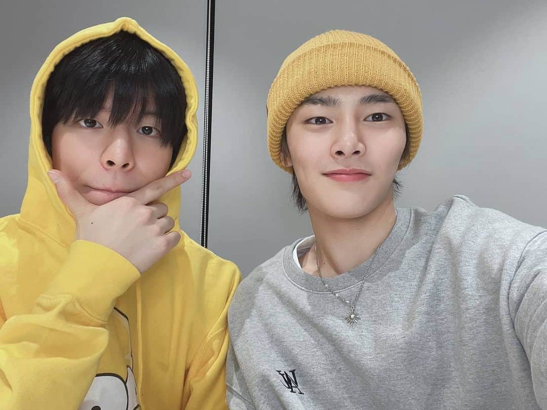 Stray Kidsさんのインスタグラム写真 - (Stray KidsInstagram)「댕댕쓰 생축이당 ㅎㅎㅎ 사진 많이 찍어줘서 고맙다 ㅎㅎㅎ #StrayKids#STAY#명창강쥐_승민이형_생일축하해#IN슼타그램#🐶🦊」9月22日 10時52分 - realstraykids