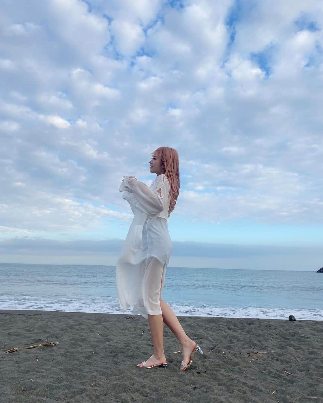 松田聖菜さんのインスタグラム写真 - (松田聖菜Instagram)「海も夏から秋へ移り変わってた🥰❤️🍁 秋の海少し寂しいね🍁」9月22日 20時29分 - seinaaa_0318