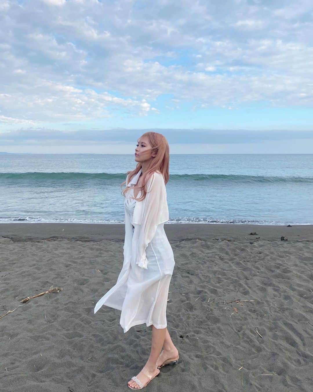 松田聖菜さんのインスタグラム写真 - (松田聖菜Instagram)「海も夏から秋へ移り変わってた🥰❤️🍁 秋の海少し寂しいね🍁」9月22日 20時29分 - seinaaa_0318