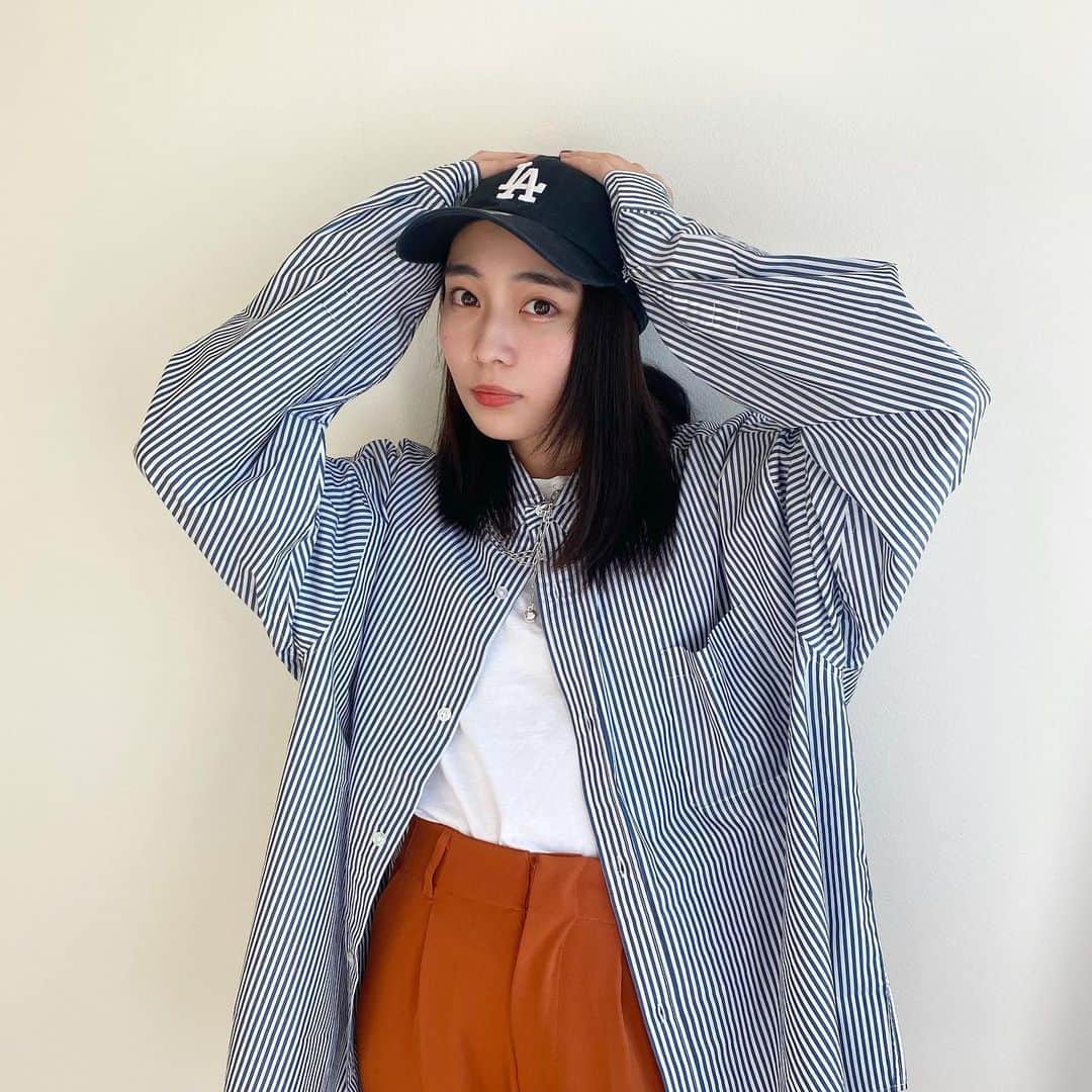 のインスタグラム：「シャツコーデ👔ほのちゃんとイロチ！めっちゃ可愛いし使えます🌸#wego」