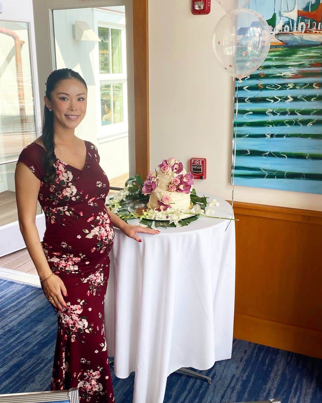 森理世のインスタグラム：「Thank you to my wonderful friends for throwing me a thoughtful and truly lovely baby shower this past weekend. Baby, you are so loved already 🤰🏻  #expectingmom #missuniverse #babyshowerdress #expectingmother」