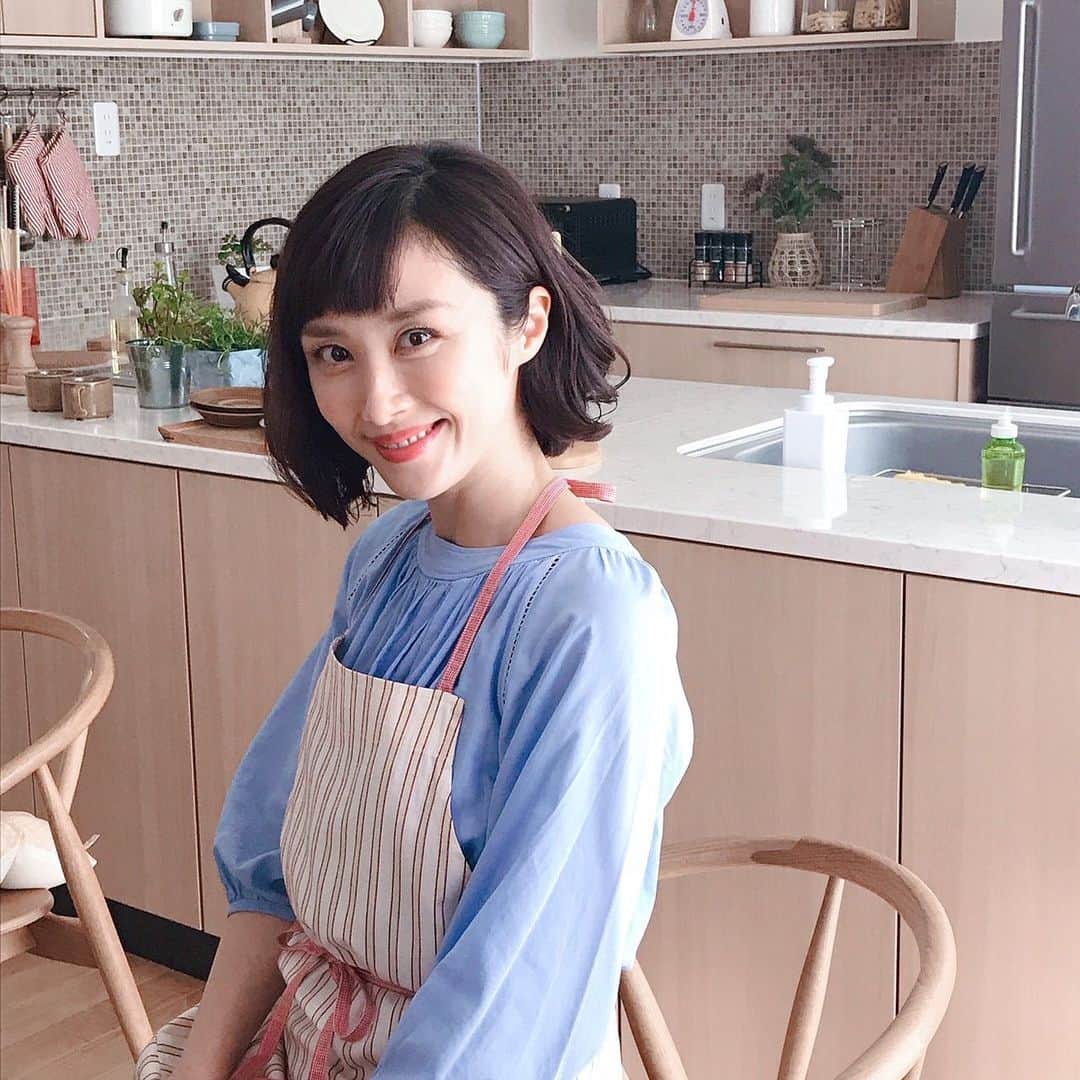 山口もえさんのインスタグラム写真 - (山口もえInstagram)「・  BRUNO コンパクトホットプレートの イメージキャラクターを務めることになりました♡ わが家でも大活躍のホットプレート👏 毎日のごはんがより楽しく簡単になりますように✨  #bruno  #ホットプレート #コンパクトホットプレート #おうち時間」9月22日 17時08分 - moe_yamaguchi0611