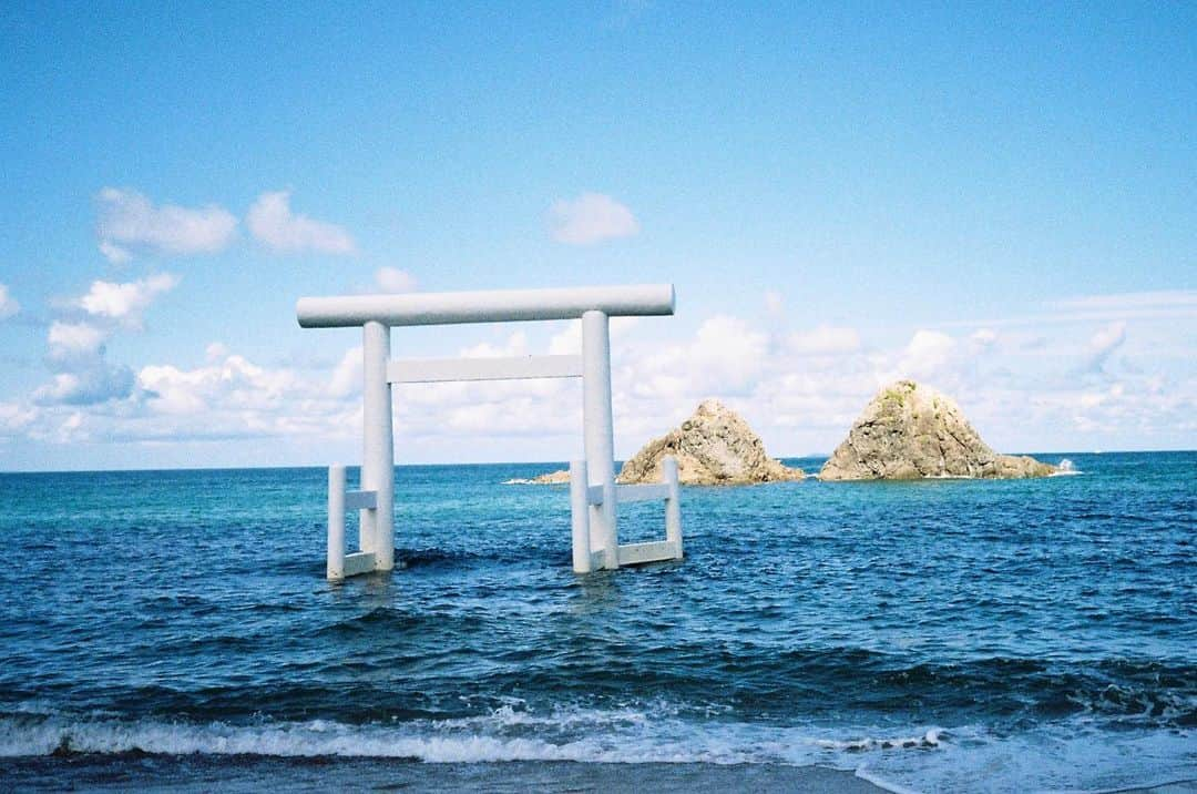 ロンモンロウさんのインスタグラム写真 - (ロンモンロウInstagram)「ロマンチックなブルー  #福岡 #糸島  #film #カメラロンロン #nikonaf600  @lializiko」9月22日 17時41分 - ronmonroe_official