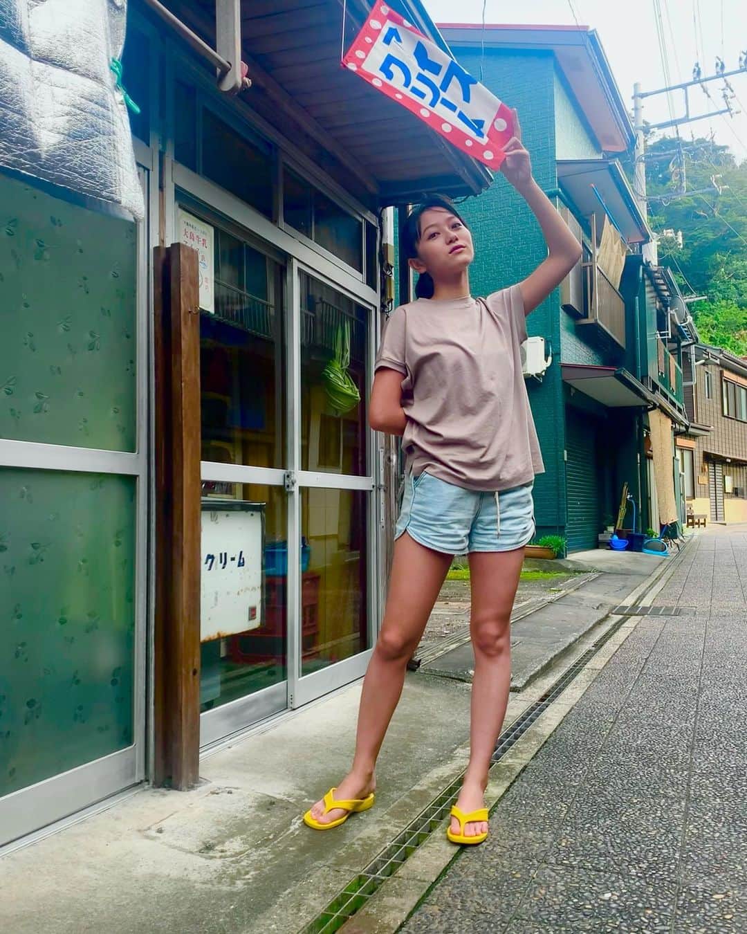 工藤綾乃のインスタグラム：「第1話、たくさんの方からのメッセージありがとうございました！本当にうれしい限り。 東京放置食堂、本日2話です！！ 深夜1時10分から #東京放置食堂」
