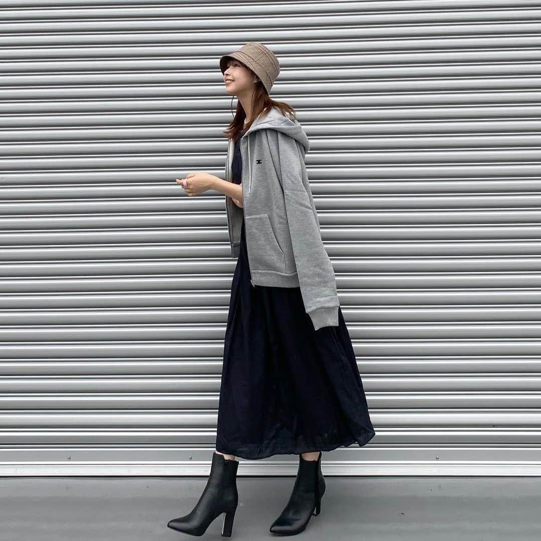 山内遥さんのインスタグラム写真 - (山内遥Instagram)「.  #_おはるのふく🤎  tops: @celine  dress: @urban_research  hat: @murua_official  shoes: @seven_twelve_thirty.official   ブーツの形シンプルで好き👢❤︎ . #celine#murua#urbanresearch#seventwelvethirty」9月22日 20時16分 - haruka__yamauchi