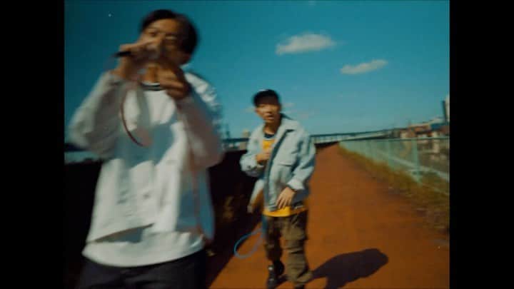 KEN THE 390のインスタグラム：「MV公開しました📺 せっかくのユニットなのだからということで、タイトルの通り思いっきり掛け合ってます。  ラップの面白さって、こういうところにもありますよね🔥 ライブでのより磨きのかかったパフォーマンス楽しみにしててください！  TARO SOUL & KEN THE 390 - Pass The Mic」