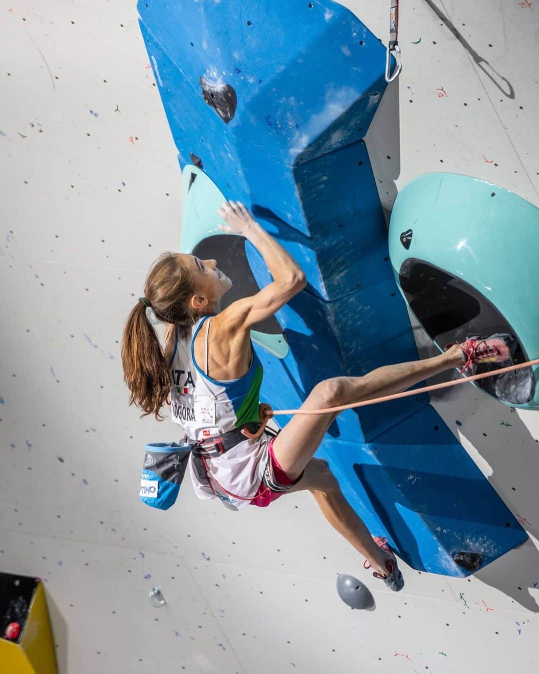 ローラ・ロゴラのインスタグラム：「🥉medal at the world championship! Another dream became true🤩 Congrats to @nataliaclimbs🥈 and @chaehyun.s 🥇for their performance! 📸@juliet_boo  . . climbing_pictures_of_instagram #picoftheday #loveclimbing #climbforlife #escalade #escalada #grimper #klettern #montura #wildclimb #campcassin #italy #rome #bomber #instagood #instalike  #instagram  @climbskinspain @agripp_climbingholds @montura_official @wildclimb @fiammeoromoena @dao_sport @visittrentino」