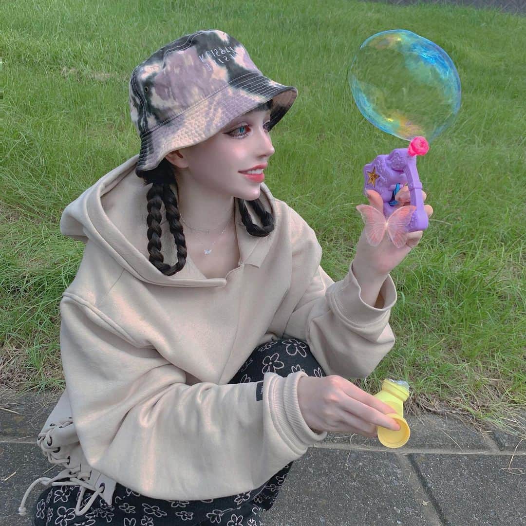 chiiiiiのインスタグラム：「シャボン玉職人への修行の道はまだまだ長いですえ...🧼🪄✴︎ 癒されニッコニコになれるので お勧めしたい、」