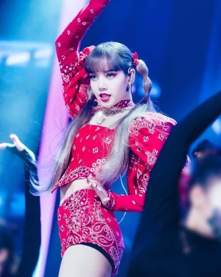 リサさんのインスタグラム写真 - (リサInstagram)「[PHOTOS] SBS PD NOTE "[Solo Debut] LISA - LALISA" . . . #LISA #LALISA #리사 #블랙핑크 #BLACKPINK #LALISAMANOBAN #LALISAMANOBAL #blackpinklisa #lisablackpink」9月23日 15時17分 - lisa.blackpink