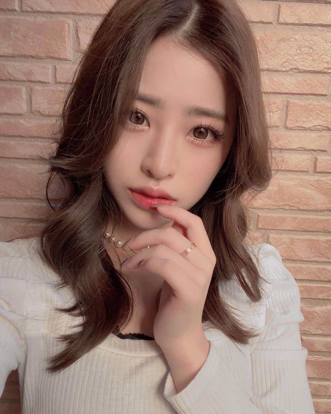 のインスタグラム：「すっかり秋ですね💚  今日は秋分の日ですね🍁 昨日の逆転勝利感動的でした🥺 この調子で今日からも ガンガン行きましょう🤘🏻  京セラドーム大阪で盛り上がりましょう🤘🏻✨   #オリックス #Bs2021 #BsGirls #プロ野球  #selfie  #オリックスバファローズ  #ORIX #instagram  #amane_356 #follow #일본야구 #일본 #프로야구  #세루카　#셀카  #셀스타그램 #팔로우 #일상 　#데일리룩 #셀피  #粉我 #时装 #棒球 #スポーツ  #人像攝影　#치어리더 #NPB #fllowme #avex」