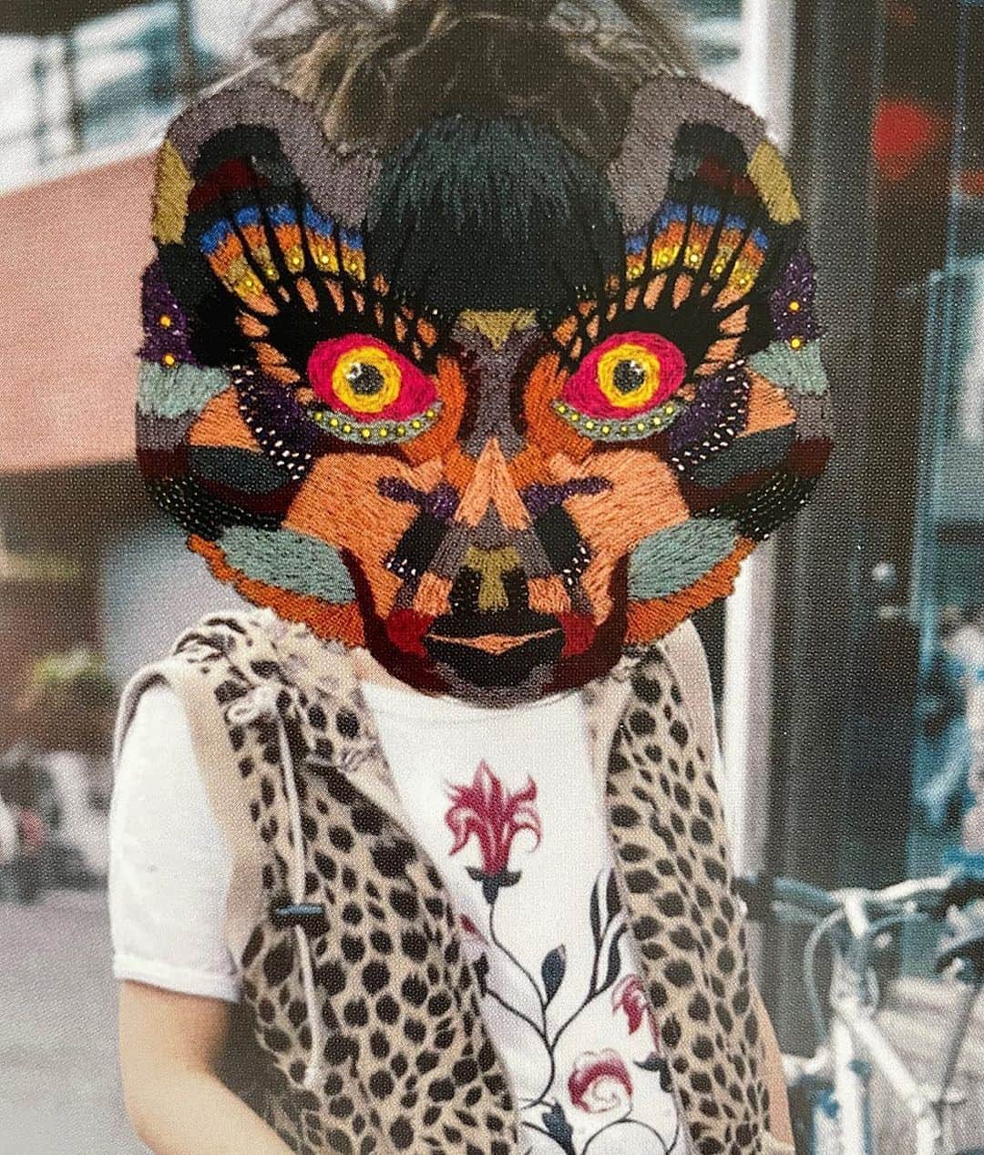 清川あさみさんのインスタグラム写真 - (清川あさみInstagram)「Actually...😈👠 #tokyomonster #1990 #photography #糸 #monster #asamikiyokawa #art #embroidery🪡  @viviennewestwood #me👾」9月23日 12時51分 - asami_kiyokawa