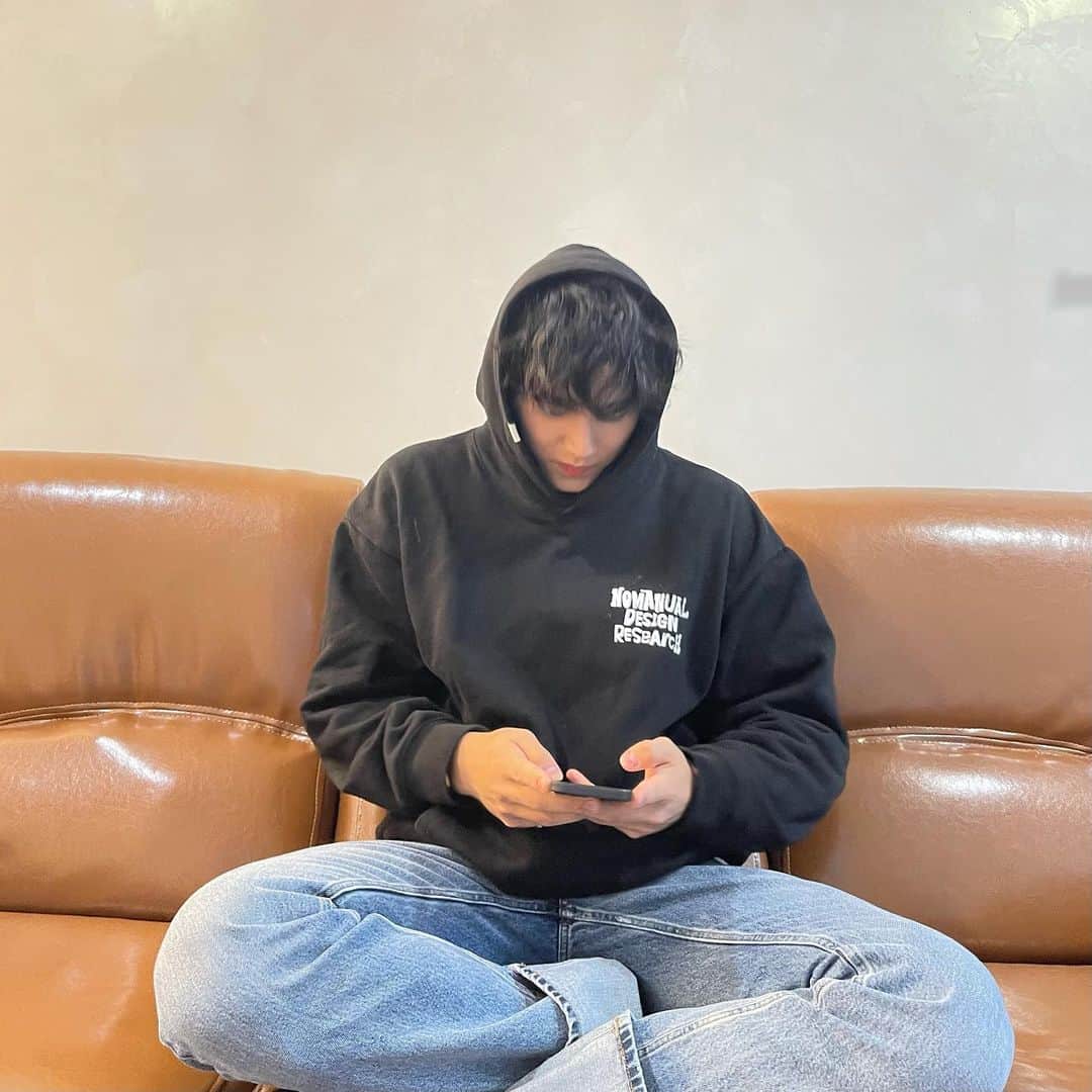 ミンギュのインスタグラム：「🤎🖤🤎」