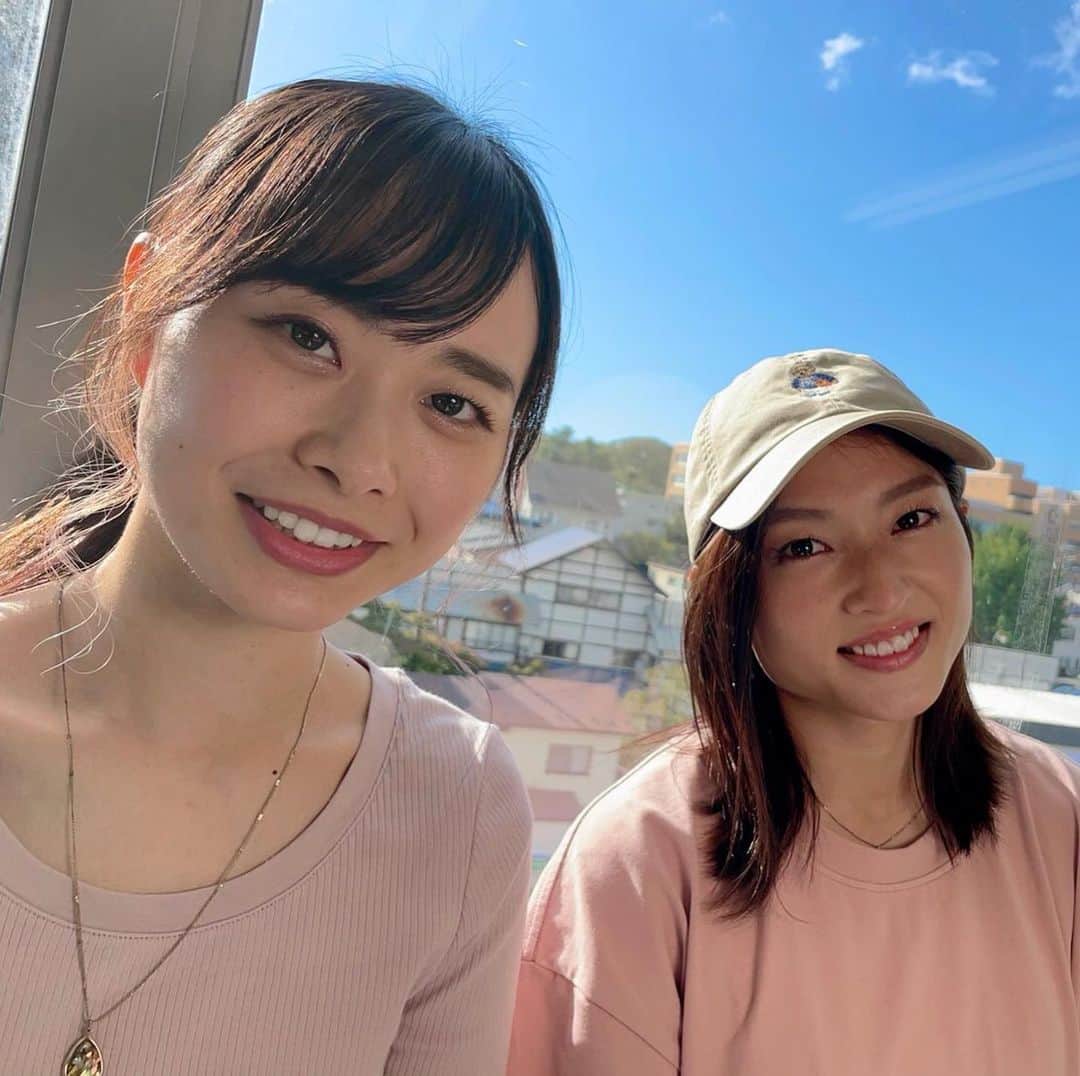 北川楓夏さんのインスタグラム写真 - (北川楓夏Instagram)「秋田OPA×モデルクラブステラ かなり反響をいただいております、ありがとうございます😭✨  こんな感じで撮影をしております！ この日はいい秋晴れで絶好の撮影日和でした〜🌞  ちなみに写真を撮っているのは うちの事務所の社長です。📸 事務所の宣材なども社長が撮ってます。  この日は松橋胡桃ちゃんも一緒の時間帯に撮影だったので、控え室でぱしゃり！ 普段モデルさんが2人以上いる現場ってなかなかないのでこうしてステラのモデルちゃんと会えるの嬉しい〜🥰  これからもOPAとコラボしていろいろな投稿をしていきますのでぜひチェックよろしくお願いします✔️  ( @opa_akita )  #akita #秋田 #model #modelclubstella #秋田opa #撮影」9月23日 18時17分 - fuka.kitagawa