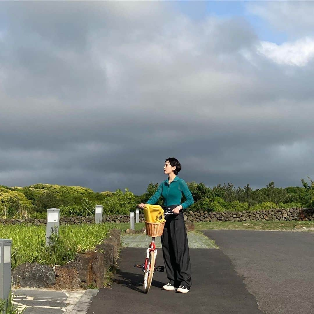 パク・ギュヨンさんのインスタグラム写真 - (パク・ギュヨンInstagram)「오늘밤9:30도달감자❤️ @kbsdrama  (두발자전거를평생탄달리와 두발자전거를처음배운박규영과 어설픈박규영을응원해주는달리팀❤️)」9月23日 18時19分 - lavieenbluu