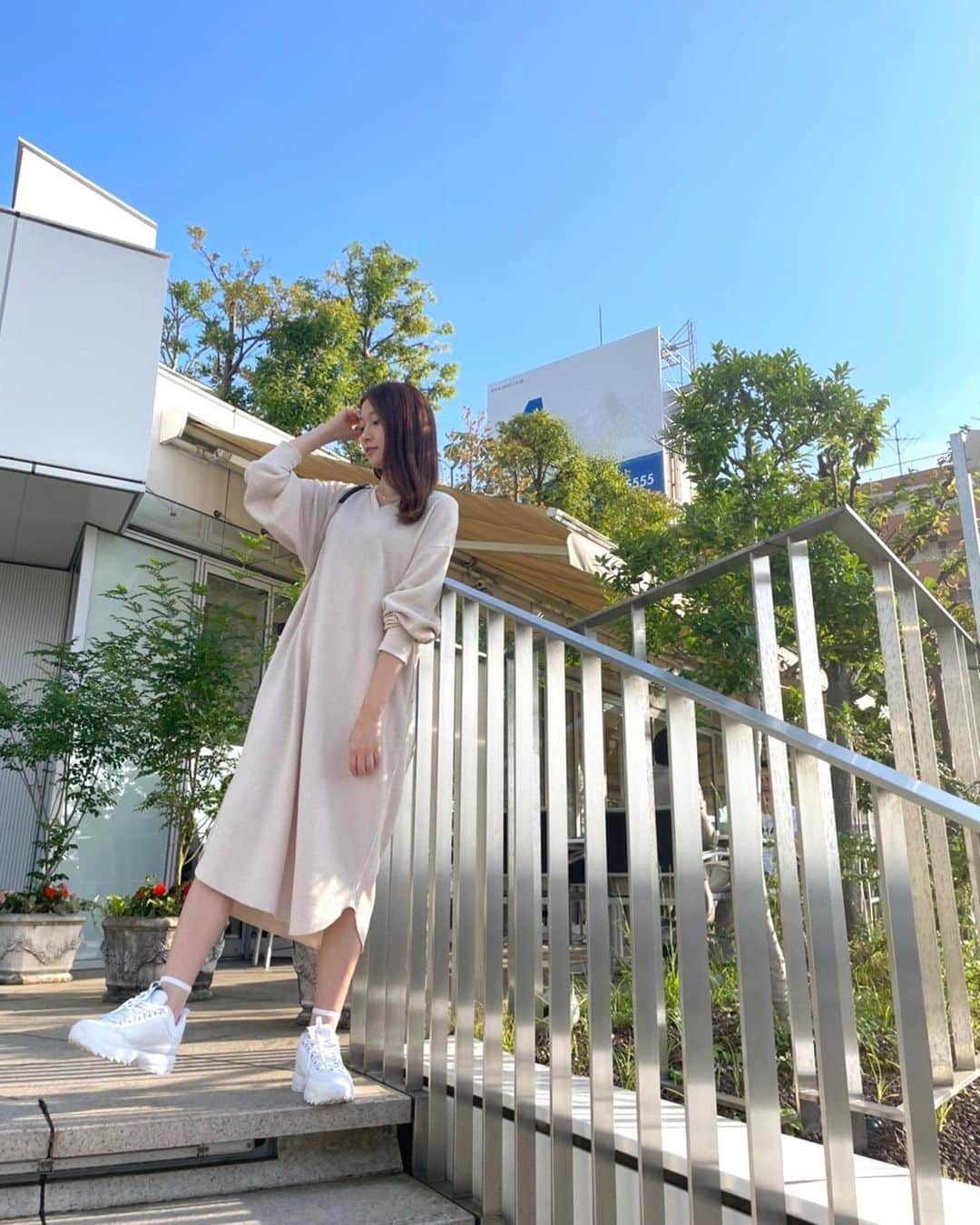大野いとのインスタグラム：「いつの間にか季節も秋に…🍇🍁 私服も秋らしく☺️♡ #浜の朝日の嘘つきどもと この間ほっこり映画してきました。🌰 みなさんもぜひ☘️✨」