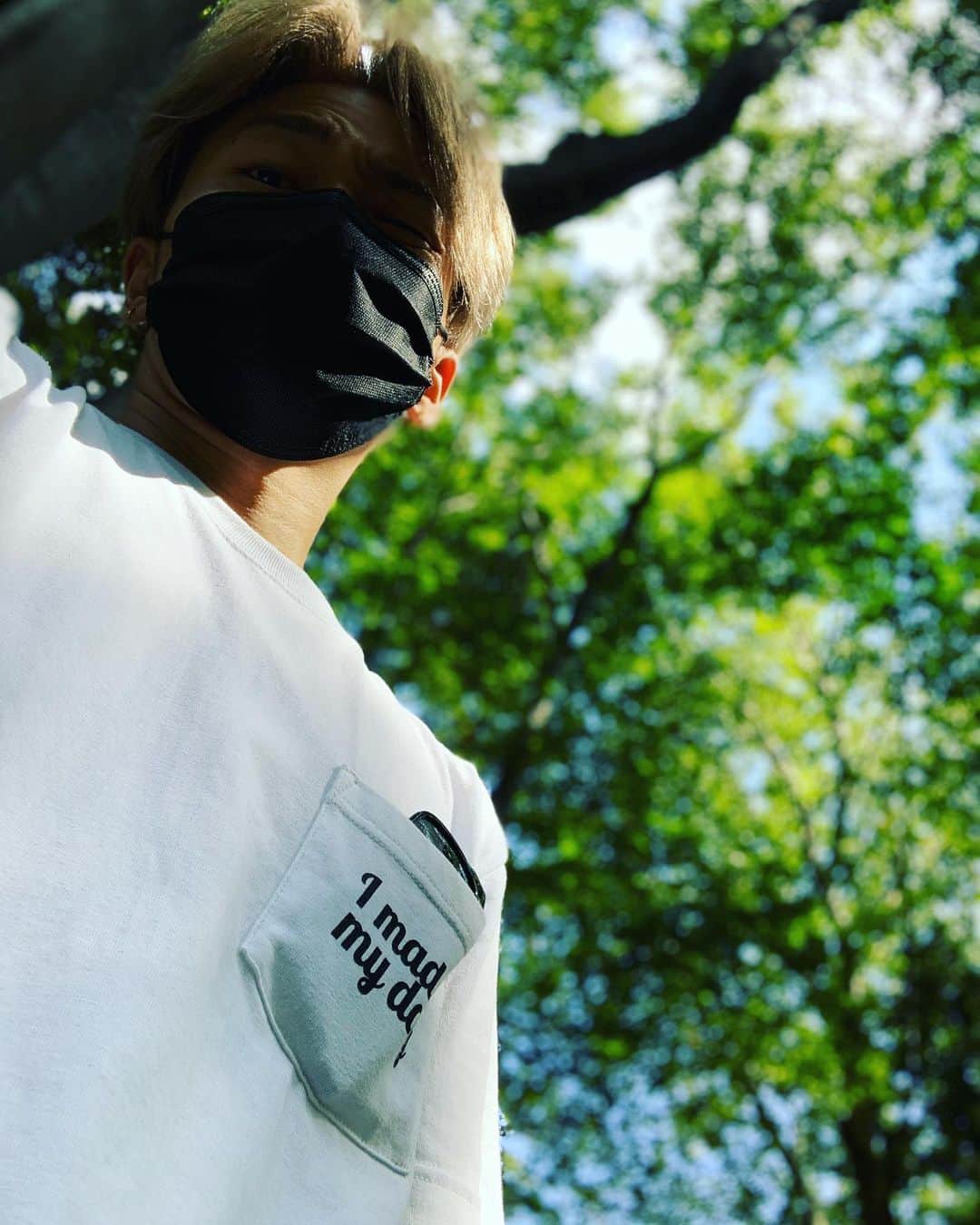 Show-heyのインスタグラム：「😎☀️🌲」