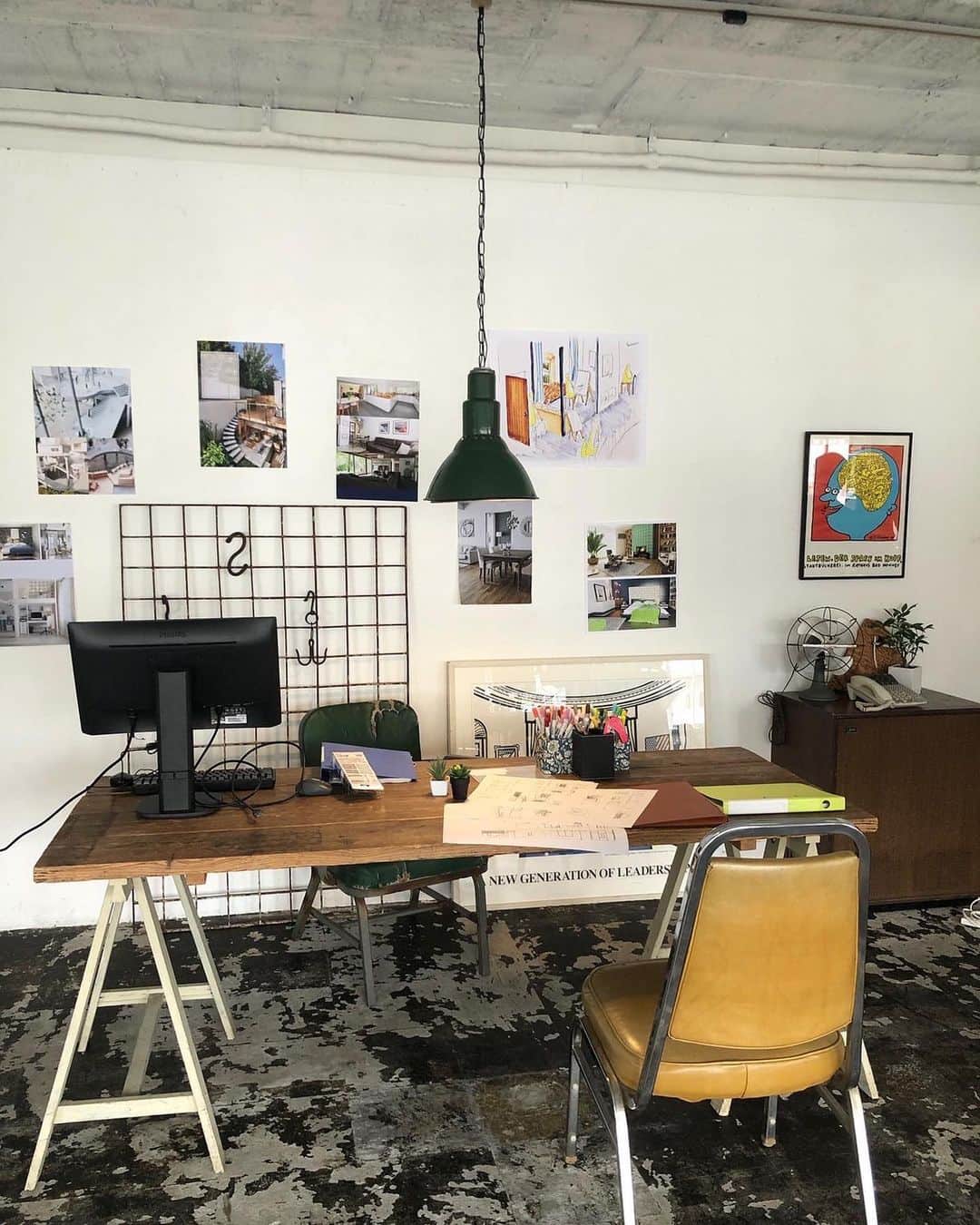 水谷果穂さんのインスタグラム写真 - (水谷果穂Instagram)「こちらのロケスタジオ とてもタイプで、写真撮りまくりました🛋 インテリア見るの大好きです。  #突破建築設計事務所」9月23日 20時15分 - kahomizutani_official