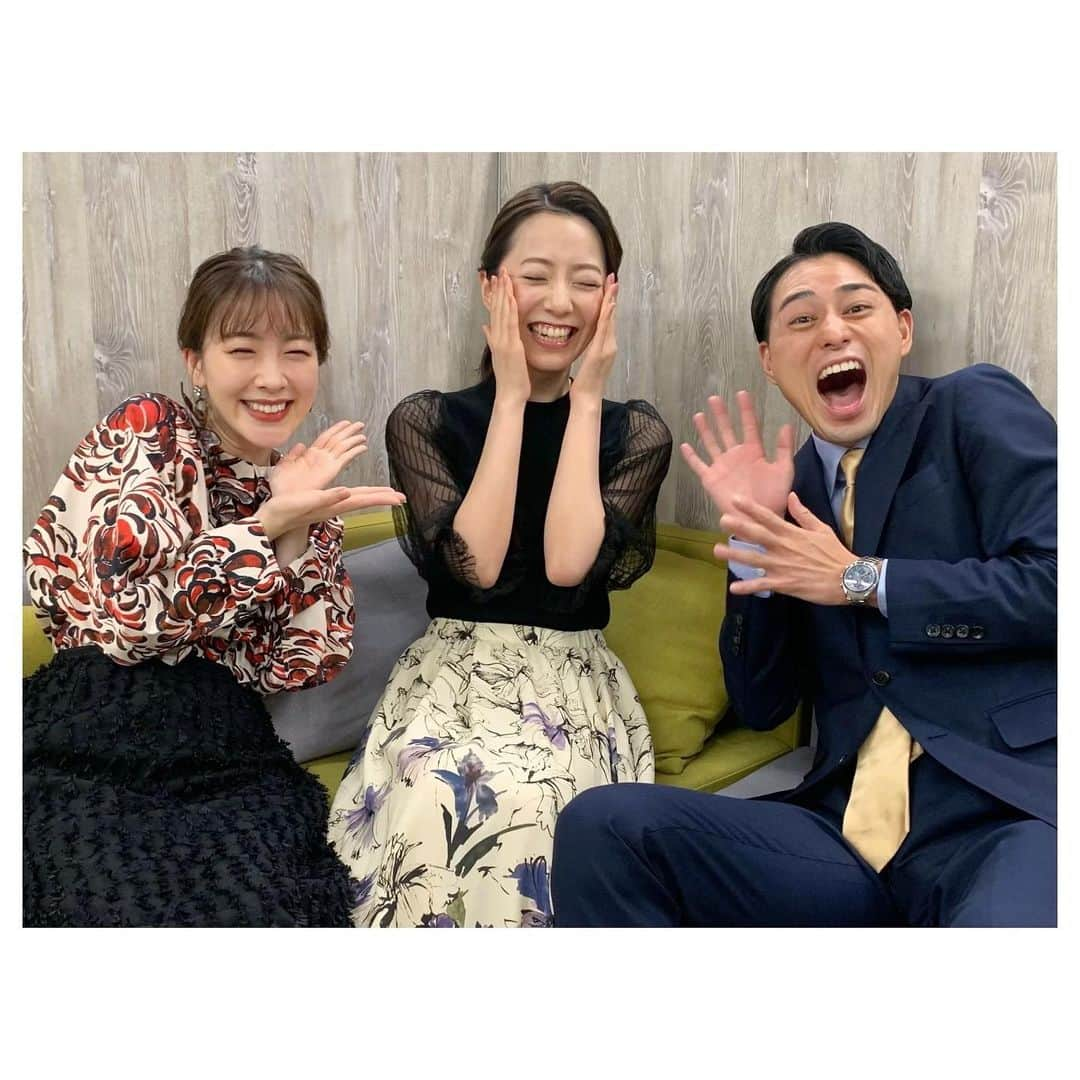 三上真奈さんのインスタグラム写真 - (三上真奈Instagram)「* まさかのこのタイミングに 普段なかなか会えない同期が勢揃い！🤍  うれしいなあ しあわせだなあ れいな、おめでとう！👰‍♀️💐  #同期 #2013年入社 #れいな結婚おめでとう #旦那さまがうらやましい」9月23日 20時55分 - mana.mikami47