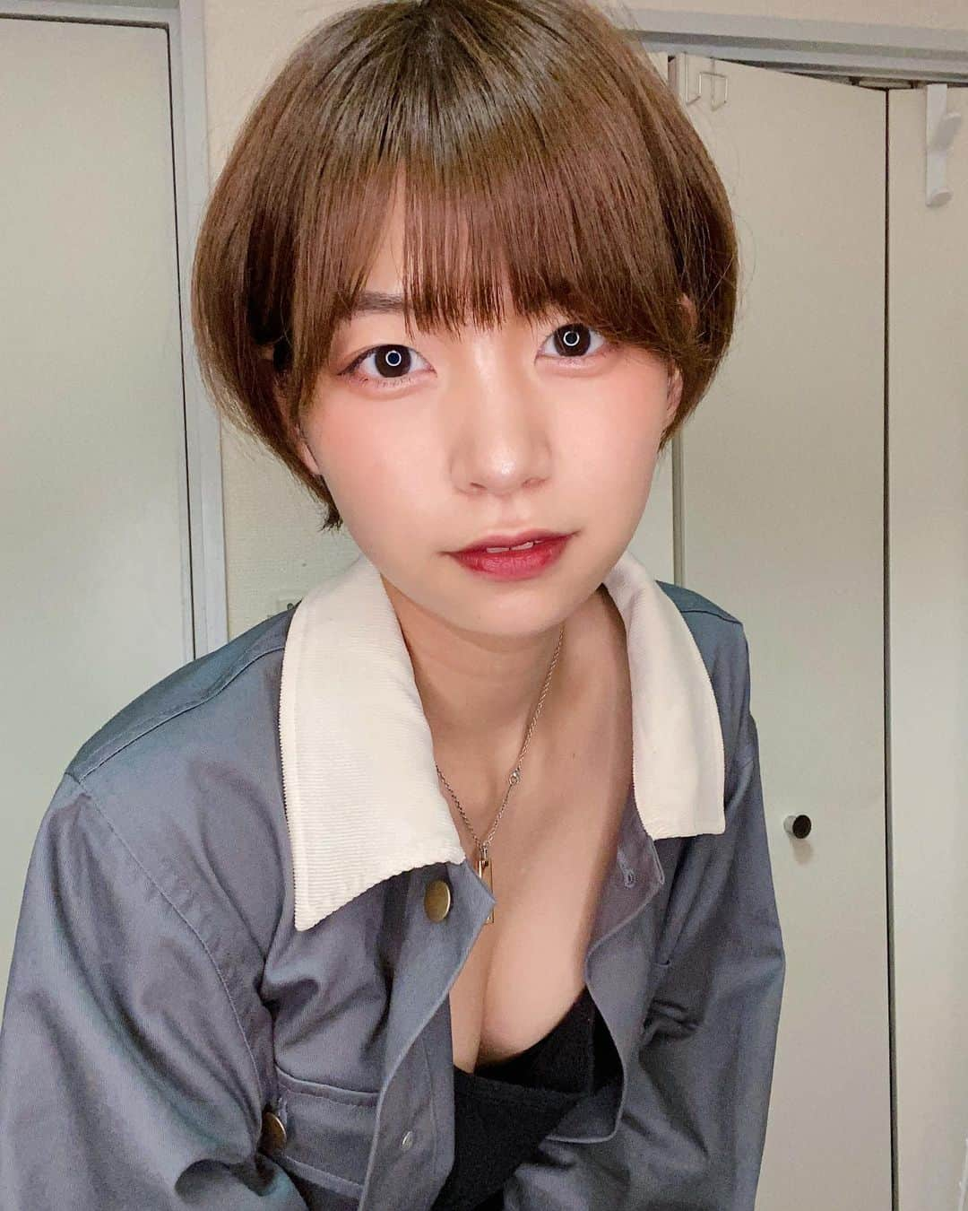 小坂田純奈さんのインスタグラム写真 - (小坂田純奈Instagram)「ドストライクの上着😵‍💫💓  安定の可愛すぎるペアペア( @pairpair_official )さんのユニセックスブランドジャケット✨  今年で3周年を迎えるみたい👏🏻💓 おめでとうございます！！  これからもペアで着れるどんなかわちい商品が出るのか楽しみ🤤🤤  #ペアペア #ペアルック #ユニセックス #ユニセックスブランド #pairpair #リンクコーデ #シミラールック #ショート女子 #タンクトップ」9月23日 21時20分 - official_junata