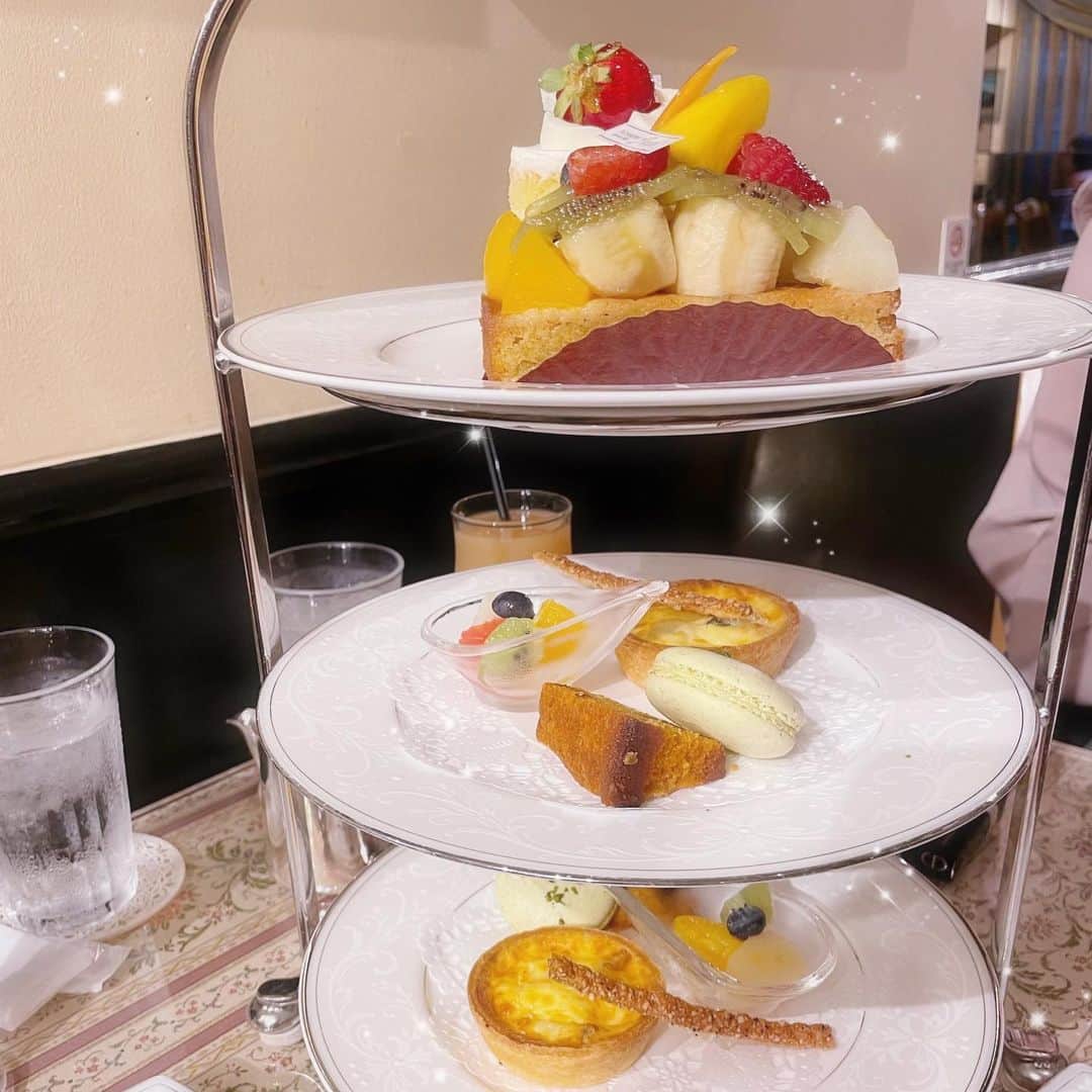 加藤咲希のインスタグラム：「人生初〜Ｔ.Ｔ . #アフタヌーンティー」