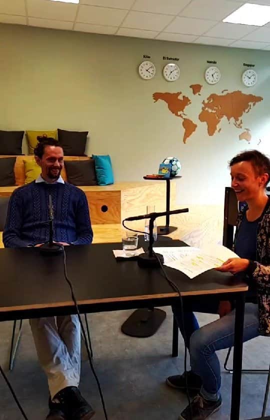 ネヴェン・スボティッチのインスタグラム：「Heute zu Gast bei BesserFair Podcastbei FairTrade Deutschland in Köln. hier vorab schonmal die gesamte Auszeichnung, ohne Edits, einfach authentisch. @fairtradede @shiftphones」