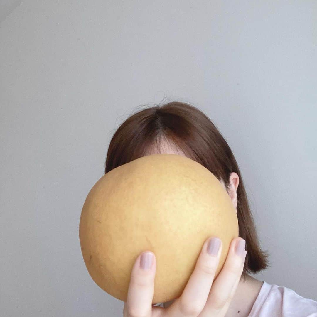 トリンドル玲奈さんのインスタグラム写真 トリンドル玲奈instagram おはよう 顔くらい大きい梨いただきました 新高 とっても甘くてシャキシャキ 起きたて 9月24日 9時39分 Toritori0123