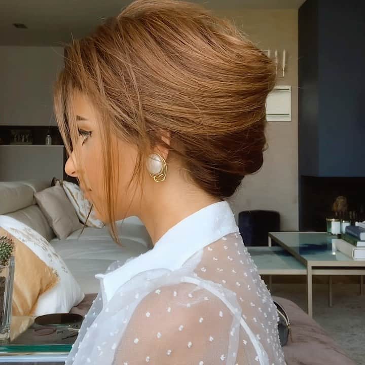 のインスタグラム：「The French twist will never go out of style✨👌🏼 #frenchtwist #hairstyles #hairtutorial #updo #sarahangius」