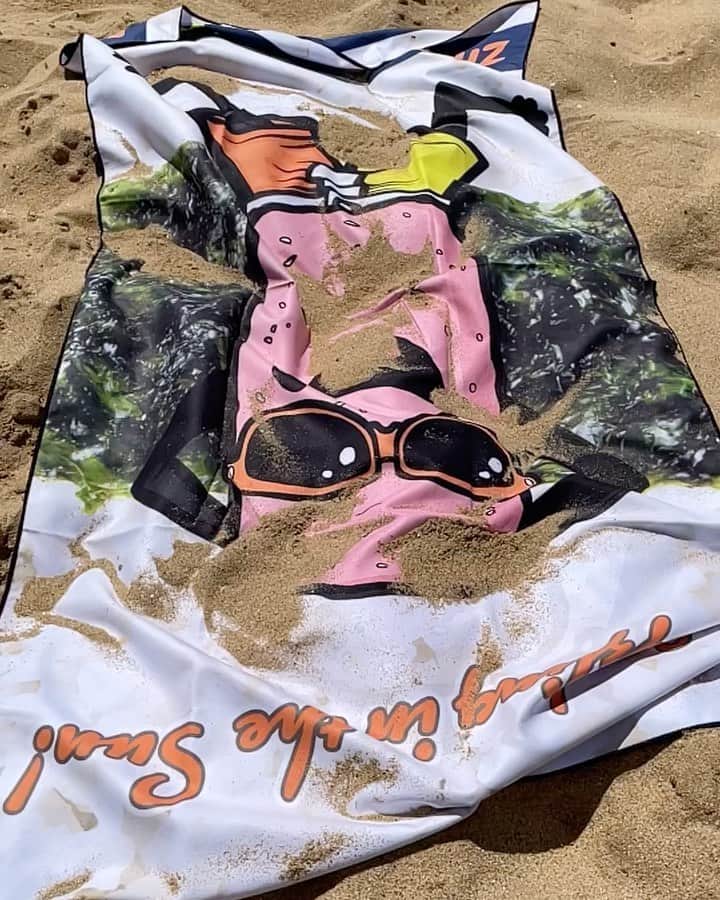 Zippy's Restaurantsのインスタグラム：「Your best beach days are ahead of you with our #SPAMtember towel! #ZippysxSPAM #NextStopZippys」
