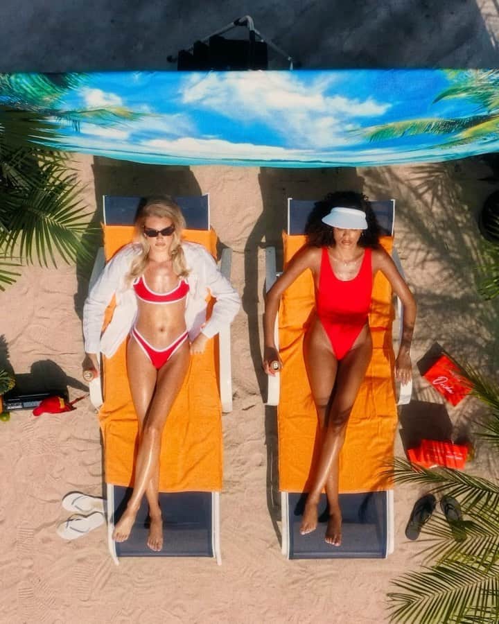 シェイ・ミッチェルのインスタグラム：「The Paradise collection. It’s all in how you look at it ☀️Endless summer」