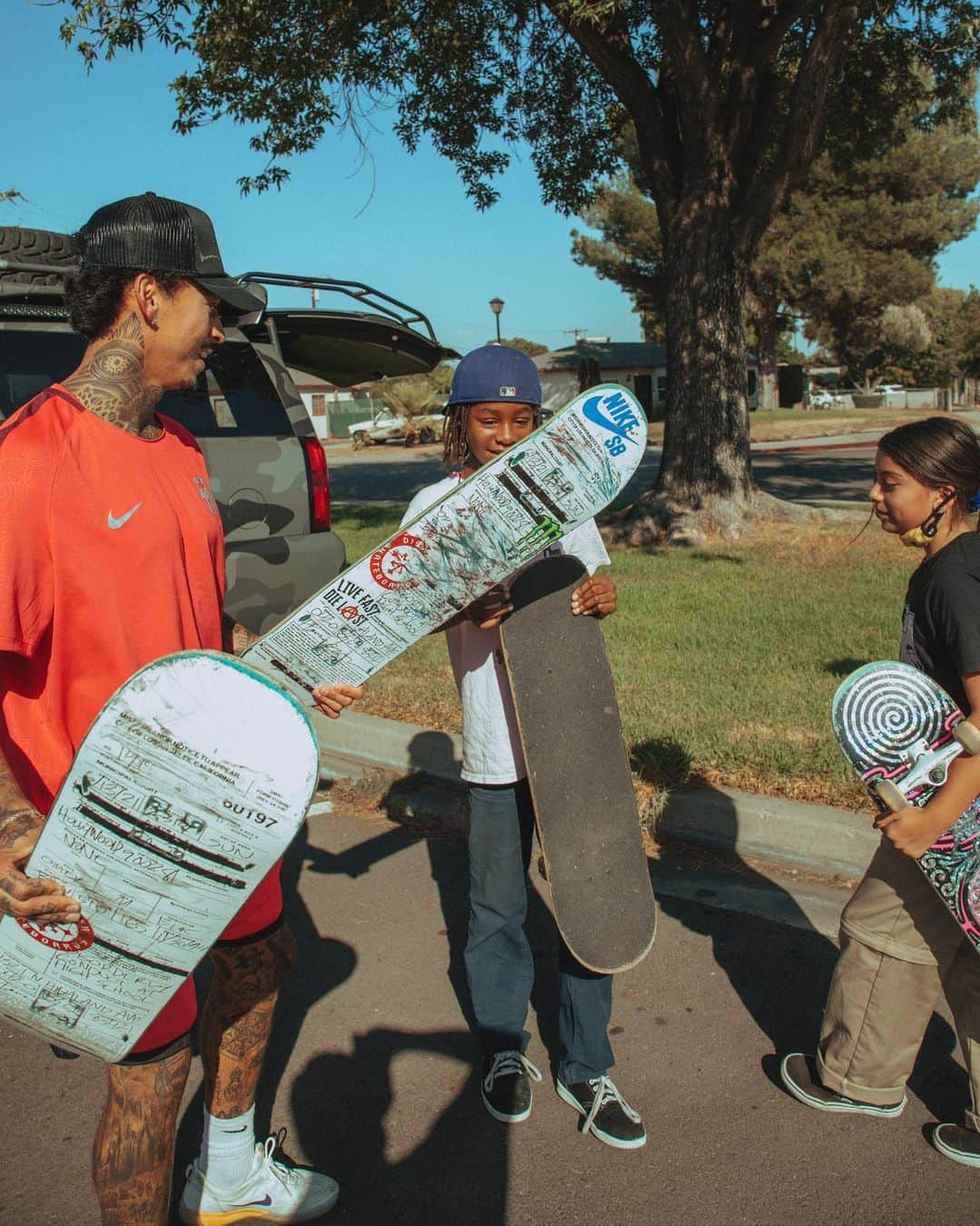 ナイジャ・ヒューストンさんのインスタグラム写真 - (ナイジャ・ヒューストンInstagram)「Colors on point🔥 “Visions” graphic dropping tmrw 3pm pst! @disorder」9月24日 9時35分 - nyjah