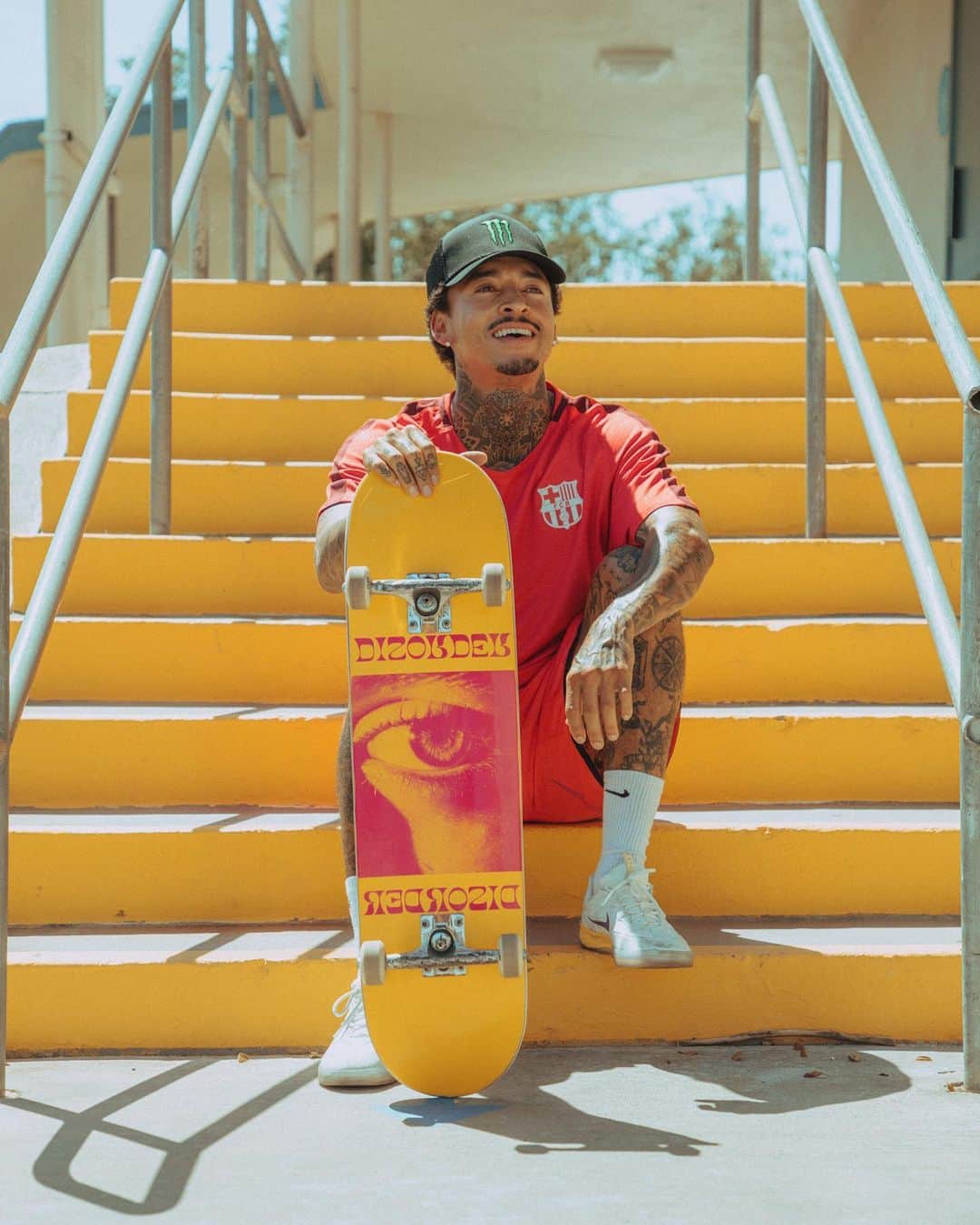 ナイジャ・ヒューストンのインスタグラム：「Colors on point🔥 “Visions” graphic dropping tmrw 3pm pst! @disorder」