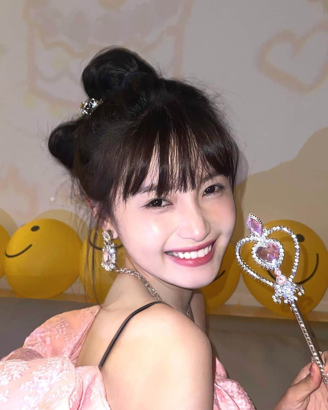 リン・シャオザイのインスタグラム：「💗🎂」