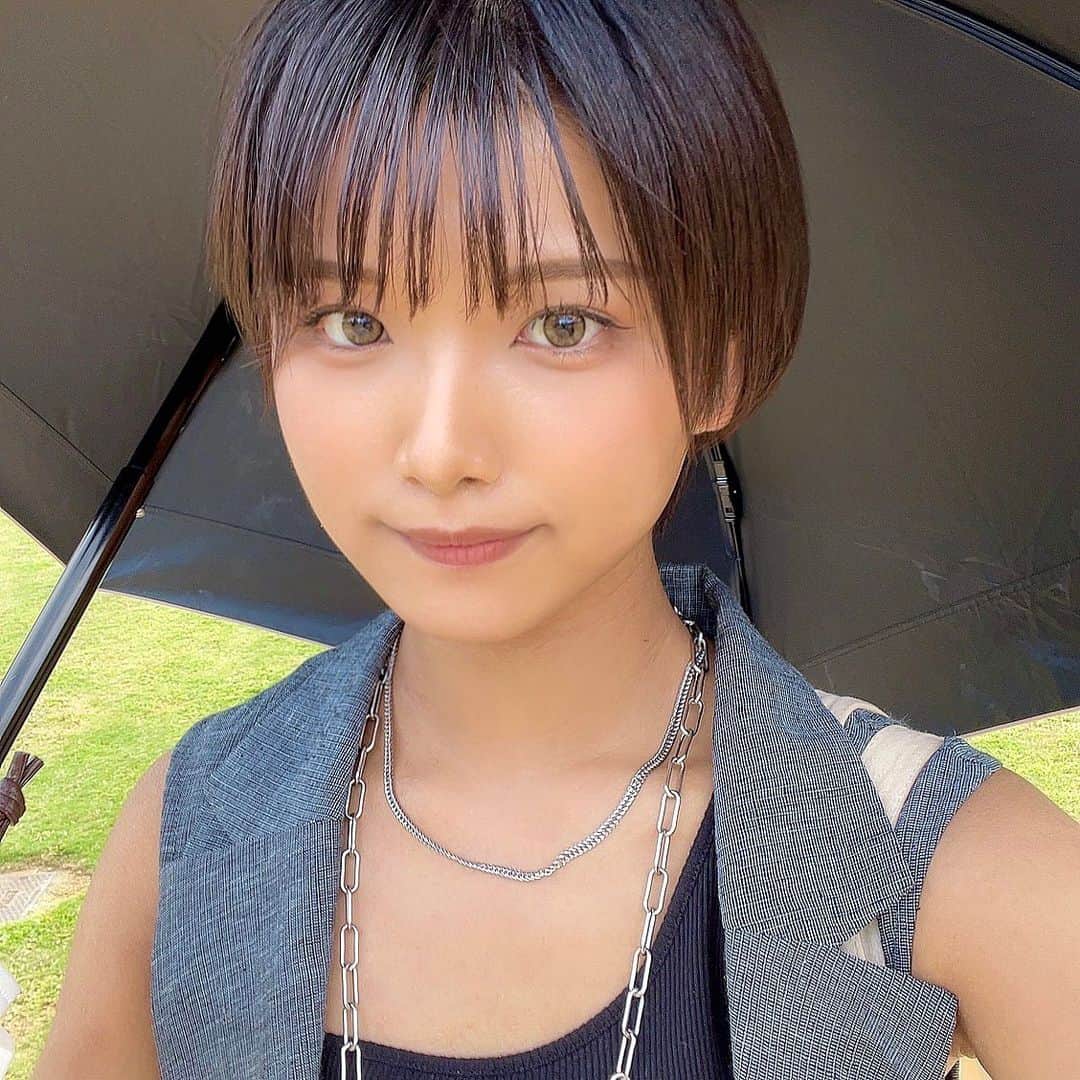 山本ゆうかのインスタグラム：「服にピント奪われとるがな。 . このプロレスラーネックレス付けるたびに「真壁…」って思うけどなんだかんだ付けちゃう」