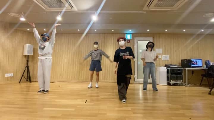 ソ・ウナのインスタグラム：「오늘 건진 거는 펭귄스텝 🐧」
