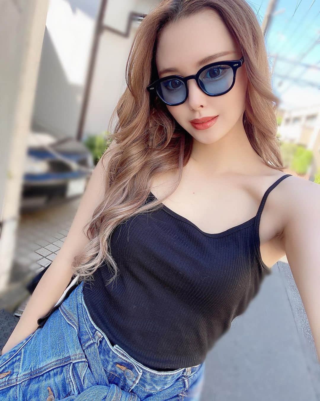 AYAKAのインスタグラム：「最近天気いい日多かったから嬉しい🙃💕  #自撮り#セルフィー#ファッション#コーデ#selfie#fashionista#fashionblogger#likeforlikes」